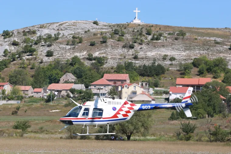 Letački spektakl na nebu: brojni posjetitelji uživali u Air Showu u Sinju