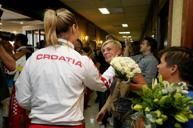 Hrvatski olimpijci stigli kući: Sandra Perković i jedriličari sletjeli na Pleso