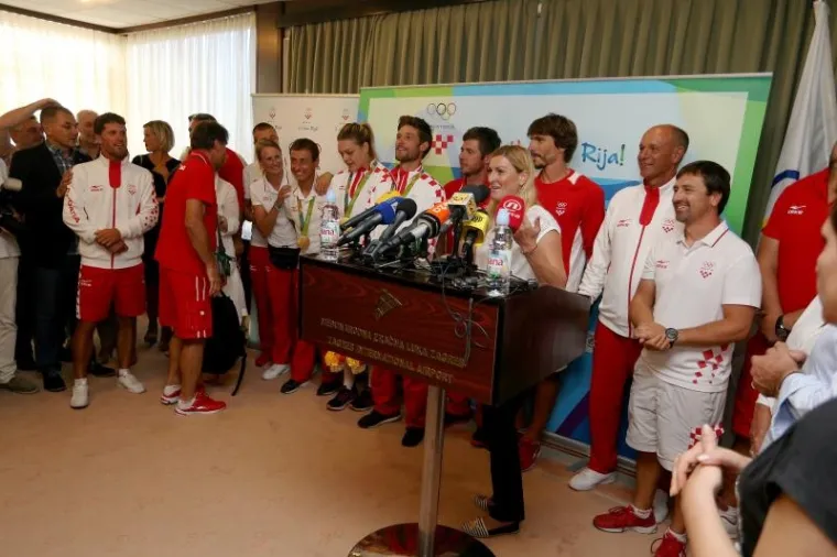 Hrvatski olimpijci stigli kući: Sandra Perković i jedriličari sletjeli na Pleso