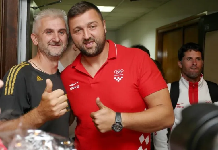 Hrvatski olimpijci stigli kući: Sandra Perković i jedriličari sletjeli na Pleso