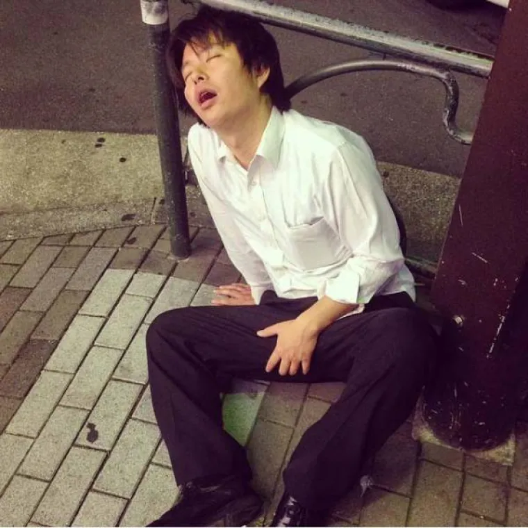 ALKOHOL POTPUNO POKOSIO JAPANCE: Izgleda da se ba&scaron; ne znaju nositi s njim