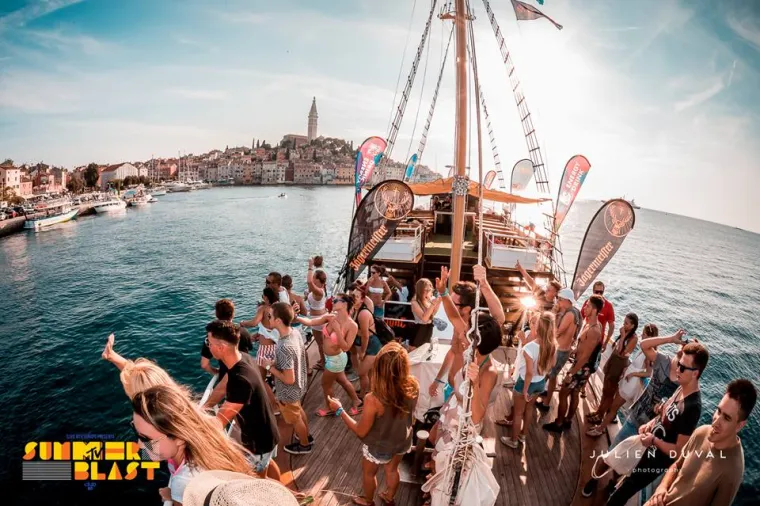 ČISTO LUDILO NA PRVOM DANU FESTIVALA: U Poreču otvoren MTV Summerblast