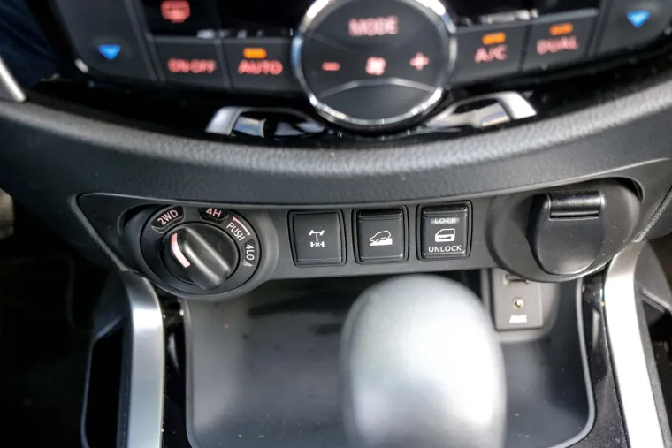 NISSAN NAVARA: Unutra&scaron;njost je u skladu s vanj&scaron;tinom, bogata, luksuzna i kvalitetna