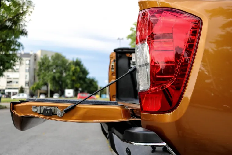 NISSAN NAVARA: Unutra&scaron;njost je u skladu s vanj&scaron;tinom, bogata, luksuzna i kvalitetna