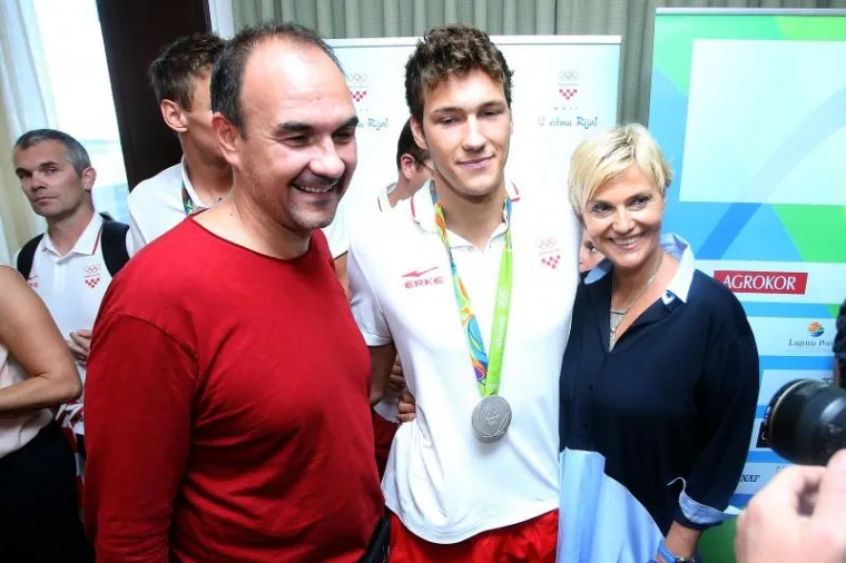 POVRATAK SREBRNIH: Janica dočekala hrvatske vaterpoliste na Plesu