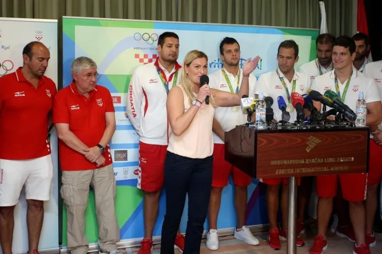 POVRATAK SREBRNIH: Janica dočekala hrvatske vaterpoliste na Plesu