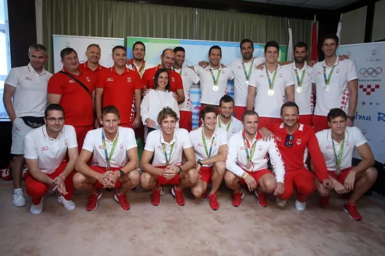 POVRATAK SREBRNIH: Janica dočekala hrvatske vaterpoliste na Plesu