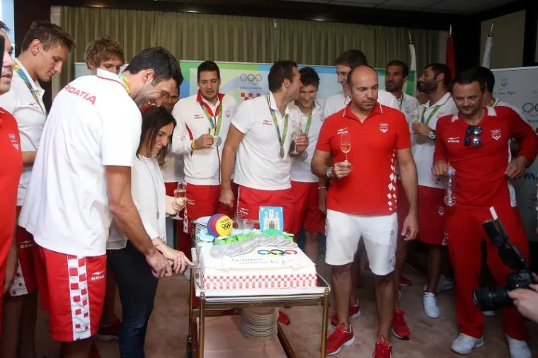 POVRATAK SREBRNIH: Janica dočekala hrvatske vaterpoliste na Plesu