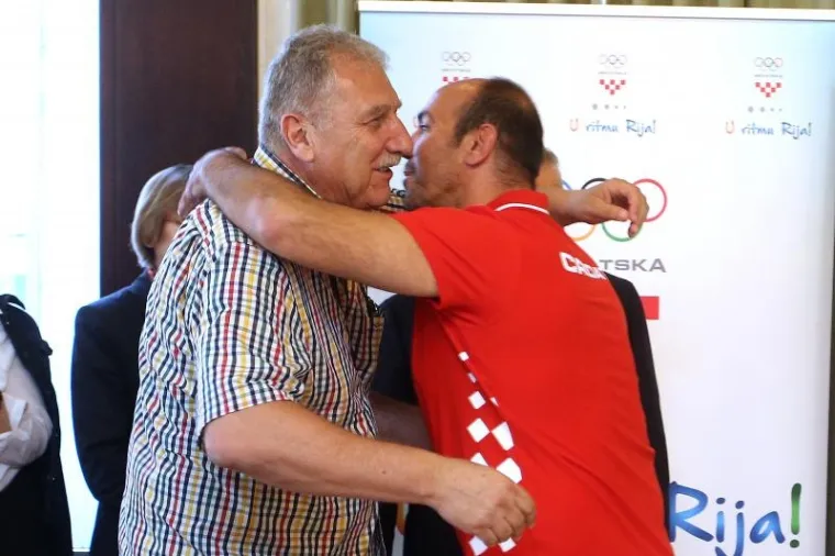 POVRATAK SREBRNIH: Janica dočekala hrvatske vaterpoliste na Plesu