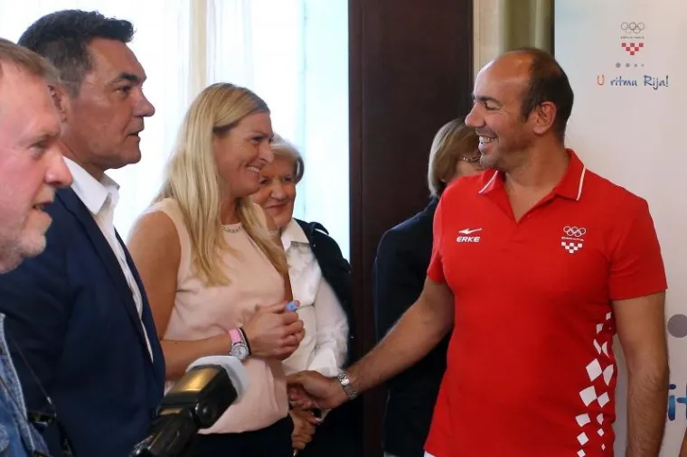 POVRATAK SREBRNIH: Janica dočekala hrvatske vaterpoliste na Plesu