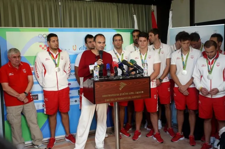 POVRATAK SREBRNIH: Janica dočekala hrvatske vaterpoliste na Plesu