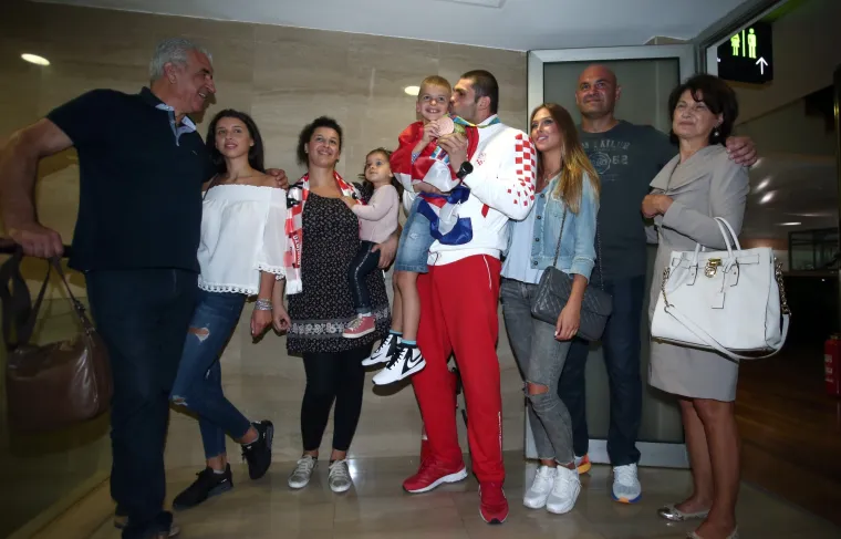 Brončani Hrgović u Zagrebu: 'Mislio sam da ćete me izbacili, a vi ste mi priredili proslavu'