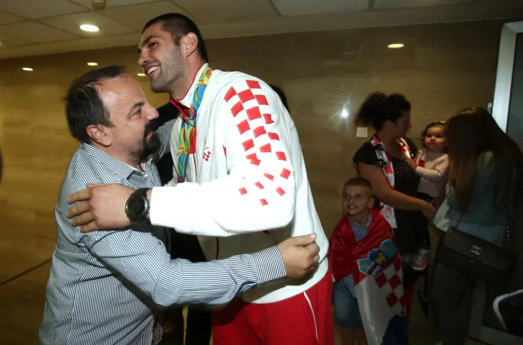 Brončani Hrgović u Zagrebu: 'Mislio sam da ćete me izbacili, a vi ste mi priredili proslavu'