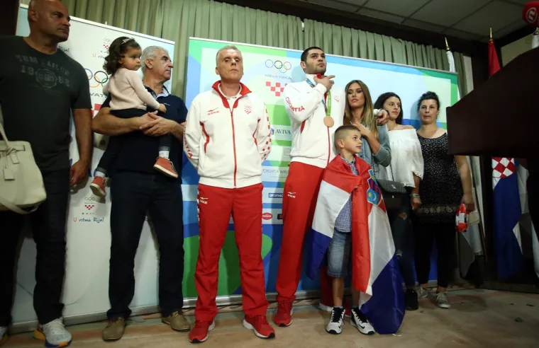 Brončani Hrgović u Zagrebu: 'Mislio sam da ćete me izbacili, a vi ste mi priredili proslavu'