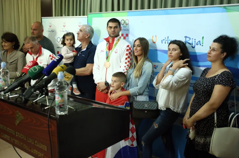 Brončani Hrgović u Zagrebu: 'Mislio sam da ćete me izbacili, a vi ste mi priredili proslavu'