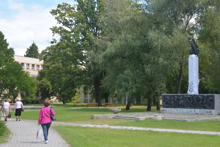 Sisak: Spomenik palim borcima autora opet i&scaron;aran grafitima