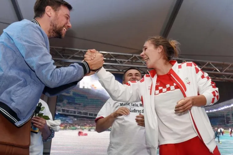 LUDBREG JE GORIO: Ovako je izgledala fe&scaron;ta koju je rodni grad priredio zlatnoj Sari