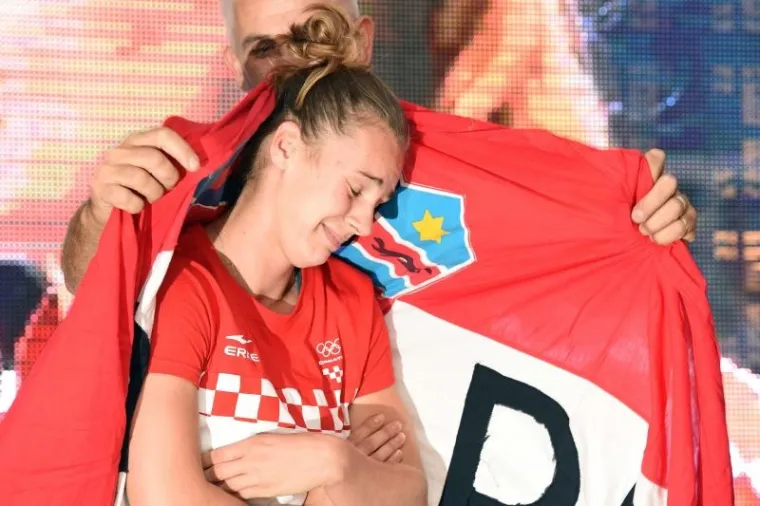 LUDBREG JE GORIO: Ovako je izgledala fe&scaron;ta koju je rodni grad priredio zlatnoj Sari