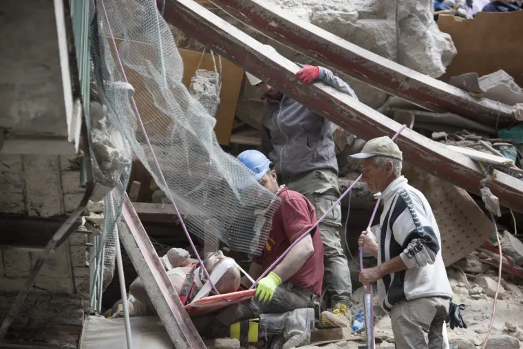 Fotografije iz zraka najbolje pokazuju razmjere potresa u Italiji: gradovi su gotovo sravnjeni sa zemljom