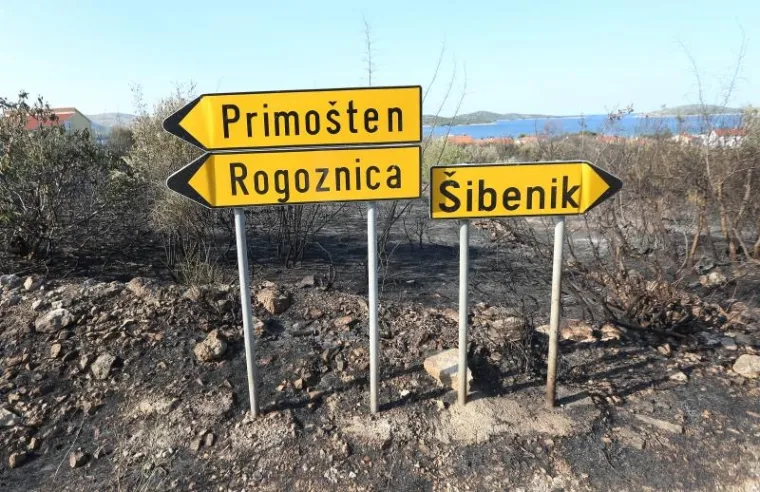 Odmor heroja: Iscrpljeni vatrogasci predahnuli nakon borbe s vatrenom stihijom