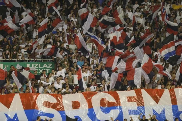 UŽARENA ATMOSFERA NA POLJUDU: Hajdukovi navijači priredili pakao Maccabiju