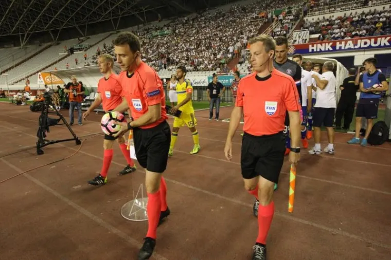 UŽARENA ATMOSFERA NA POLJUDU: Hajdukovi navijači priredili pakao Maccabiju