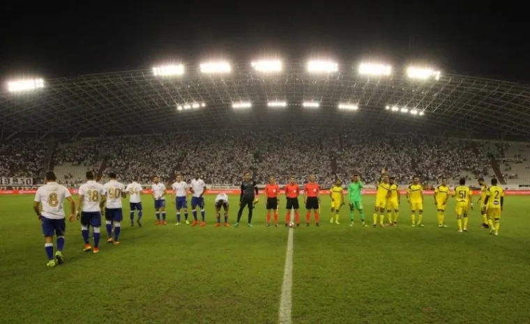 UŽARENA ATMOSFERA NA POLJUDU: Hajdukovi navijači priredili pakao Maccabiju