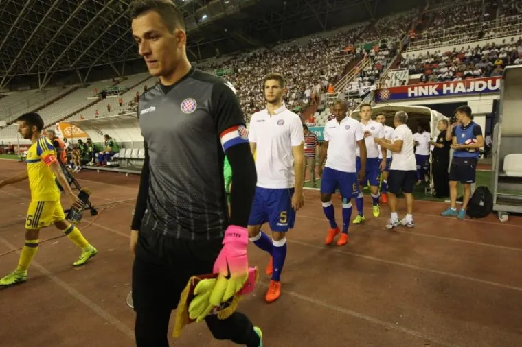 UŽARENA ATMOSFERA NA POLJUDU: Hajdukovi navijači priredili pakao Maccabiju