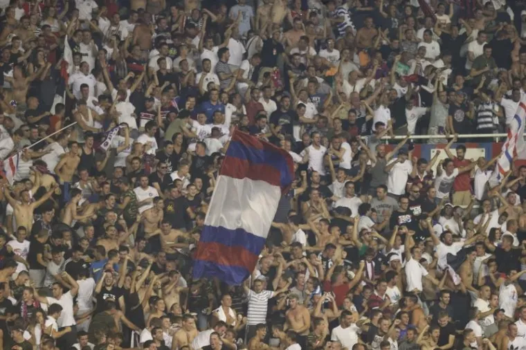 UŽARENA ATMOSFERA NA POLJUDU: Hajdukovi navijači priredili pakao Maccabiju