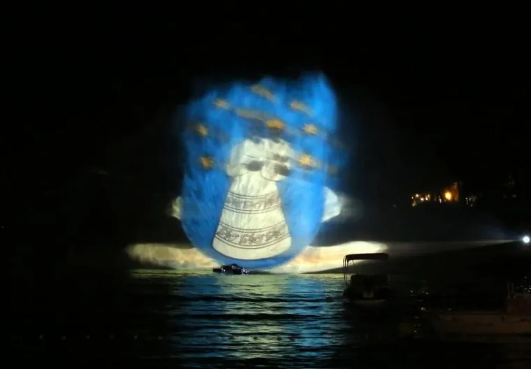 Hologram Stipe Petrine obratio se biračima