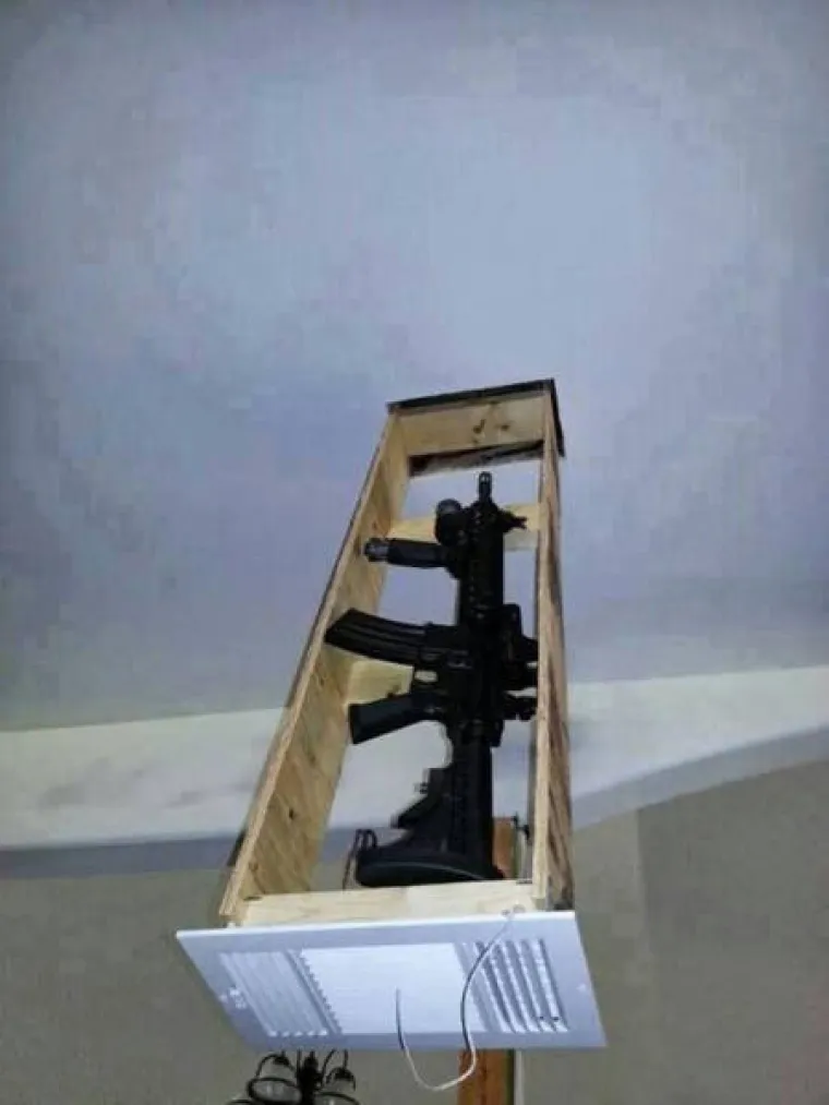 AMERI SU STVARNO LUDI: Nevjerojatno gdje sve uspiju sakriti oružje