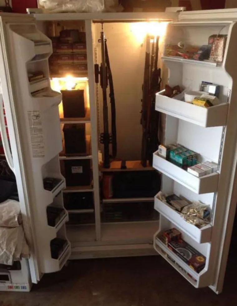 AMERI SU STVARNO LUDI: Nevjerojatno gdje sve uspiju sakriti oružje