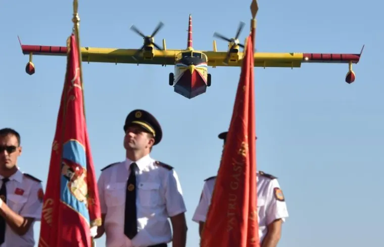 MIMOHOD SJEĆANJA: Tisuće ljudi u Vodicama odalo počast stradalim vatrogascima