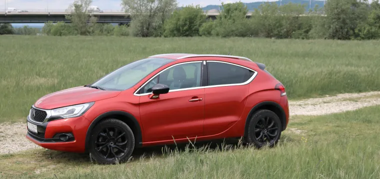 DS 4 CROSSBACK 2.0 BlueHDi 180 SPORT CHIC: Citroënov adut bez konkurenta u premium crossover segmentu