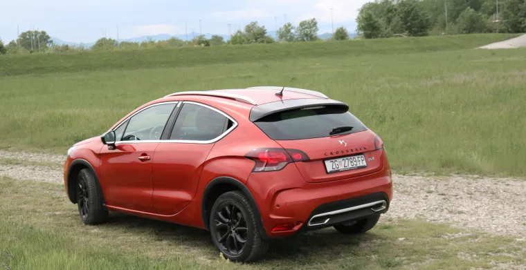 DS 4 CROSSBACK 2.0 BlueHDi 180 SPORT CHIC: Citro&euml;nov adut bez konkurenta u premium crossover segmentu