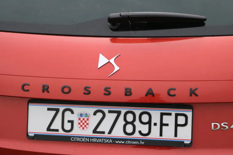 DS 4 CROSSBACK 2.0 BlueHDi 180 SPORT CHIC: Citro&euml;nov adut bez konkurenta u premium crossover segmentu