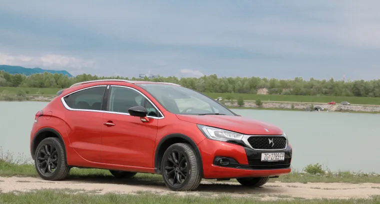 DS 4 CROSSBACK 2.0 BlueHDi 180 SPORT CHIC: Citro&euml;nov adut bez konkurenta u premium crossover segmentu