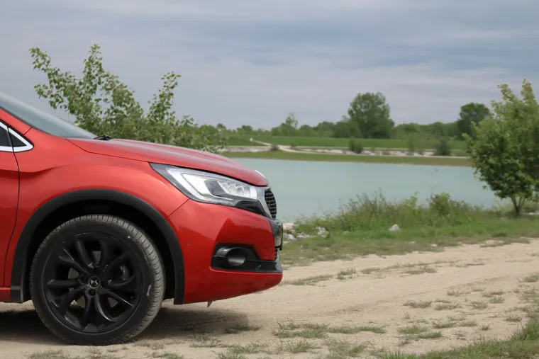 DS 4 CROSSBACK 2.0 BlueHDi 180 SPORT CHIC: Citro&euml;nov adut bez konkurenta u premium crossover segmentu