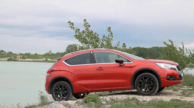 DS 4 CROSSBACK 2.0 BlueHDi 180 SPORT CHIC: Citro&euml;nov adut bez konkurenta u premium crossover segmentu