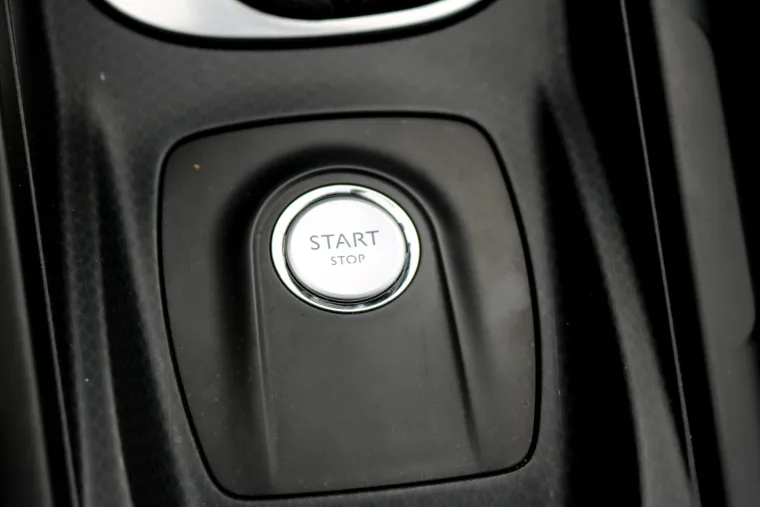 DS 4 CROSSBACK 2.0 BlueHDi 180 SPORT CHIC: Citro&euml;nov adut bez konkurenta u premium crossover segmentu