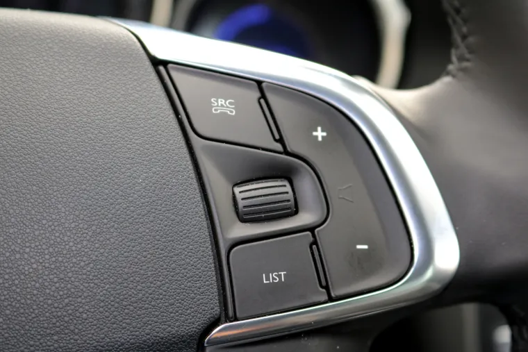 DS 4 CROSSBACK 2.0 BlueHDi 180 SPORT CHIC: Citro&euml;nov adut bez konkurenta u premium crossover segmentu