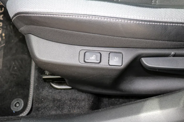 DS 4 CROSSBACK 2.0 BlueHDi 180 SPORT CHIC: Citro&euml;nov adut bez konkurenta u premium crossover segmentu