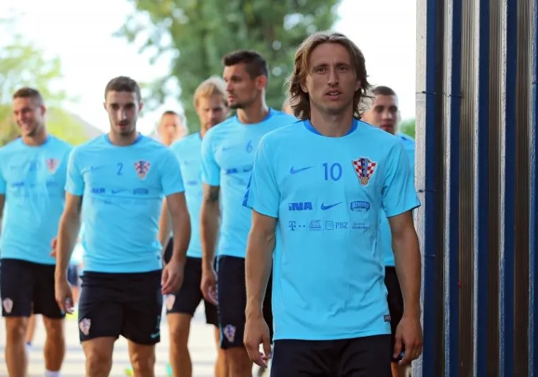 Hrvatska nogometna reprezentacija odradila je svoj prvi trening uoči početka kvalifikacija za odlazak na SP 2018. godine u Rusiji.