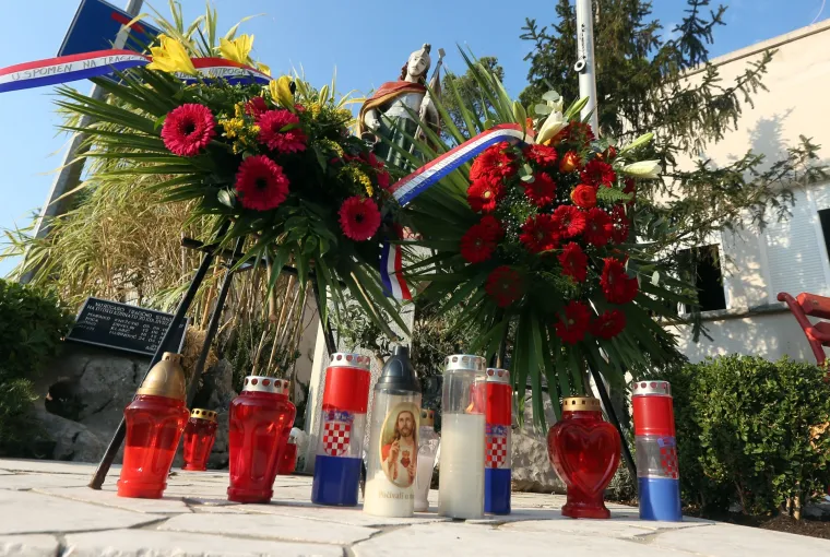 Polaganjem vijenaca obilježena 9. obljetnica kornatske tragedije
