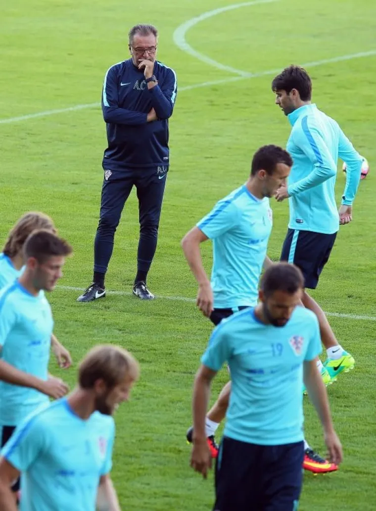 VATRENI ODRADILI DRUGI TRENING: Pogledajte kako se Modrić i dru&scaron;tvo pripremaju za Tursku