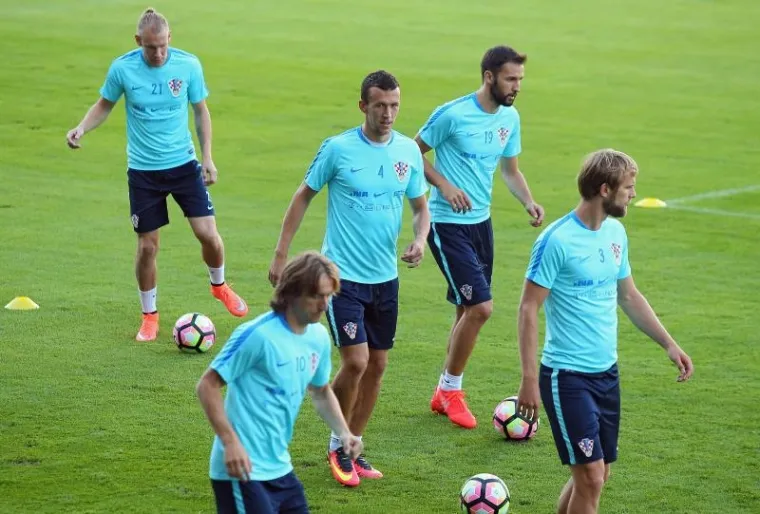 VATRENI ODRADILI DRUGI TRENING: Pogledajte kako se Modrić i dru&scaron;tvo pripremaju za Tursku