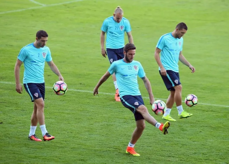 VATRENI ODRADILI DRUGI TRENING: Pogledajte kako se Modrić i dru&scaron;tvo pripremaju za Tursku