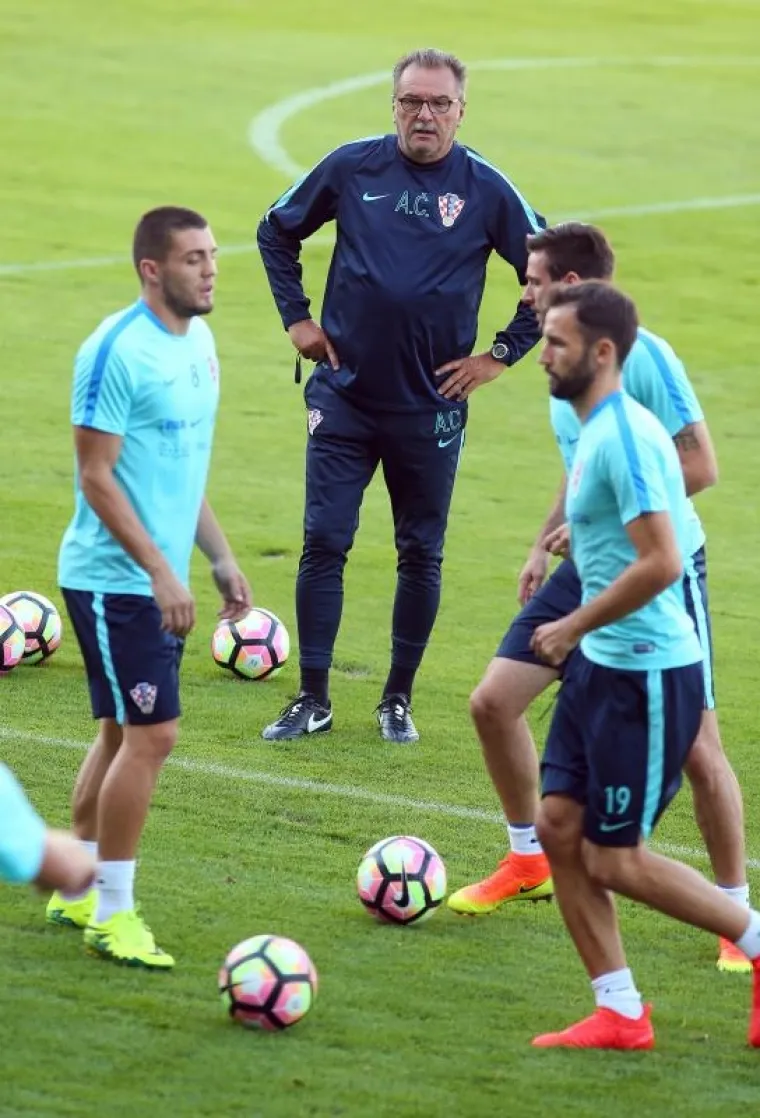 VATRENI ODRADILI DRUGI TRENING: Pogledajte kako se Modrić i dru&scaron;tvo pripremaju za Tursku