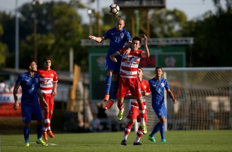 ROĐENDAN U VATRENOM DUHU: Hrvatska razveselila Sisak i počastila ih golovima