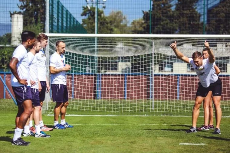 Dinamovci su uz vodstvo trenera iz nacionalnog projekta Aktivna Hrvatska u Maksimiru odradili trening kojim žele aktivirati Hrvatsku.